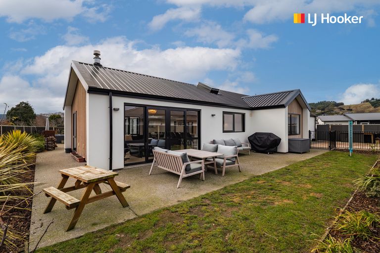 Photo of property in 83 Owhiro Avenue, Mosgiel, 9024