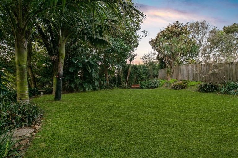 Photo of property in 7a Lake Road, Northcote, Auckland, 0627