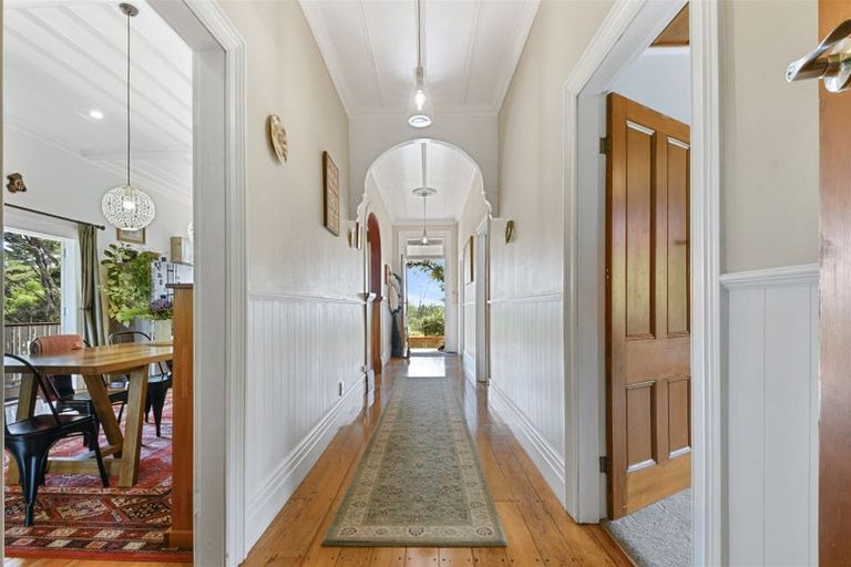 Photo of property in 43 Sunnyvale Road, Massey, Auckland, 0614