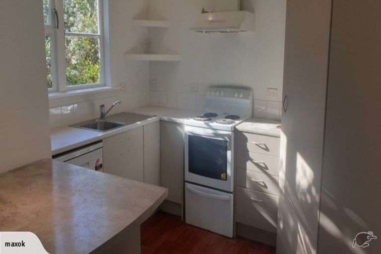 Photo of property in 5 Harland Street, Brooklyn, Wellington, 6021