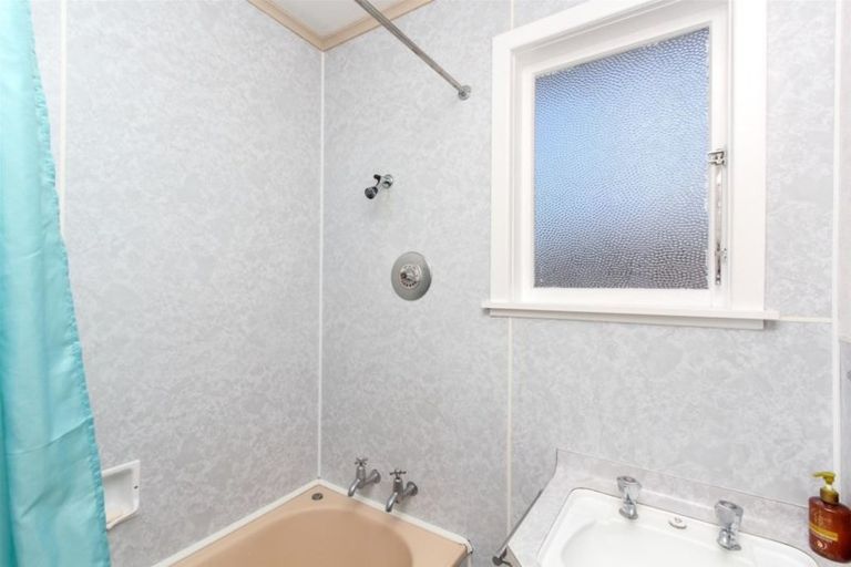 Photo of property in 282 Mangorei Road, Merrilands, New Plymouth, 4312