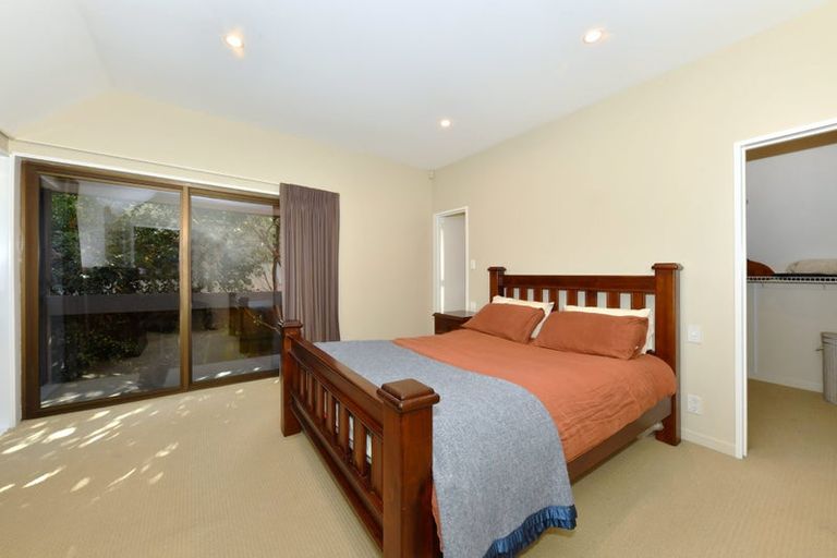 Photo of property in 28 Camberwell Place, Avonhead, Christchurch, 8042