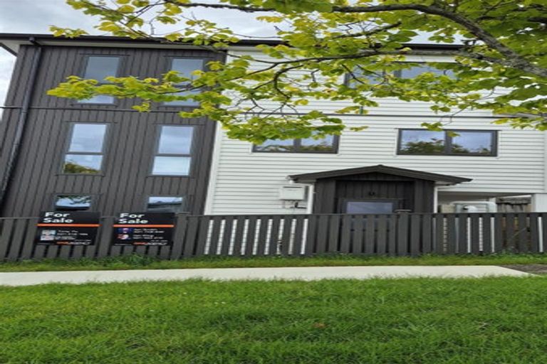 Photo of property in 2/7 Woolfield Road, Papatoetoe, Auckland, 2025