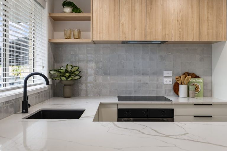 Photo of property in 5 Kasia Close, Massey, Auckland, 0614