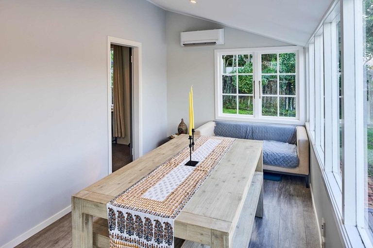 Photo of property in 28 Seaview Road, Paremata, Porirua, 5024