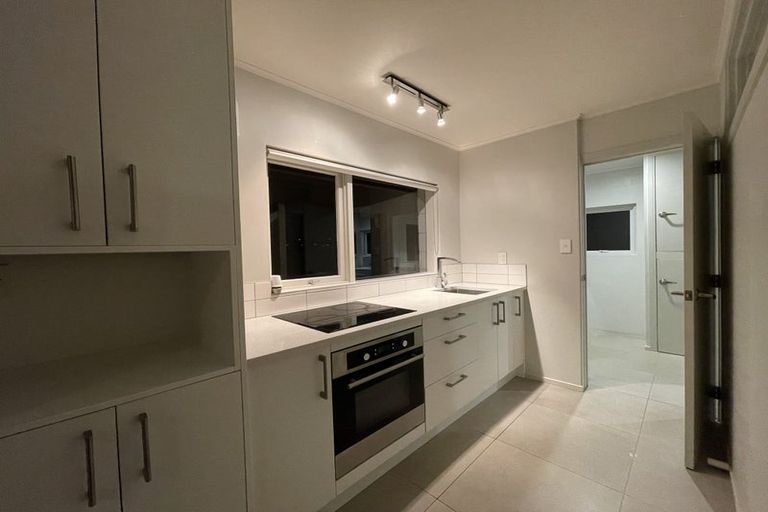 Photo of property in 9 Seaview Road, Castor Bay, Auckland, 0620