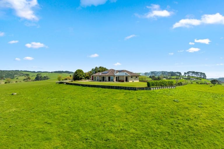 Photo of property in 107 Fuller Road, South Head, Helensville, 0874