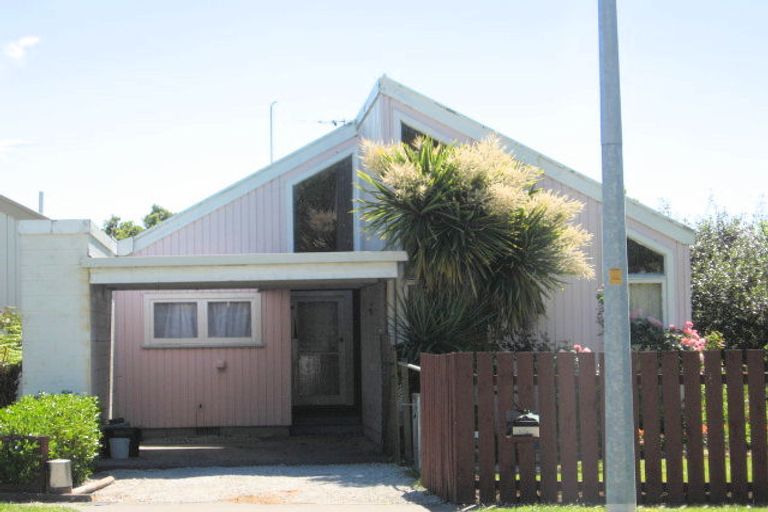 Photo of property in 28 De Lautour Road, Inner Kaiti, Gisborne, 4010