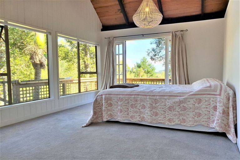 Photo of property in 62 Caton Road, Waitakere, Henderson, 0782