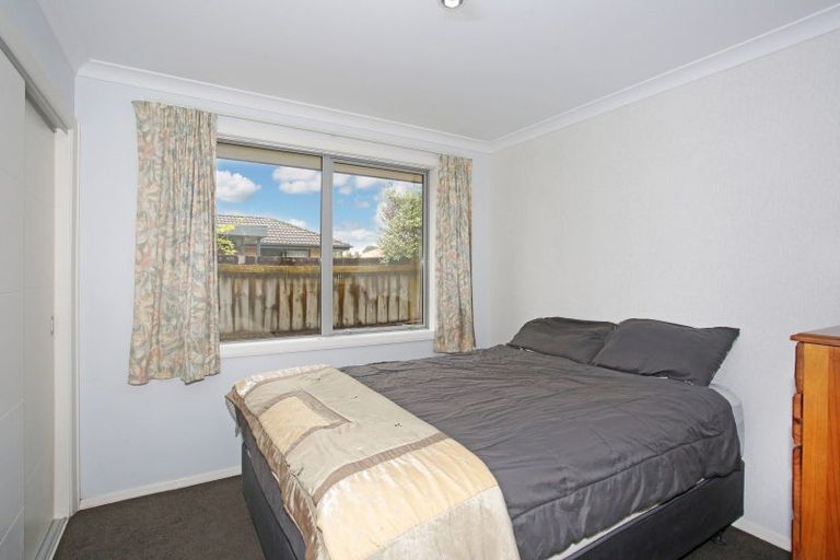 Photo of property in 8 Breaker Grove, Waiuku, 2123