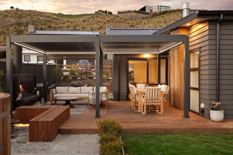 Photo of property in 3 Brodie Avenue, Arrowtown, 9302