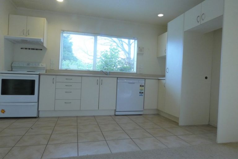 Photo of property in 27 Marinich Drive South, Ranui, Auckland, 0612