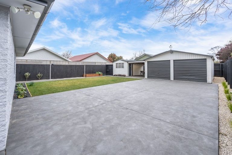 Photo of property in 53 Tuckers Road, Redwood, Christchurch, 8051