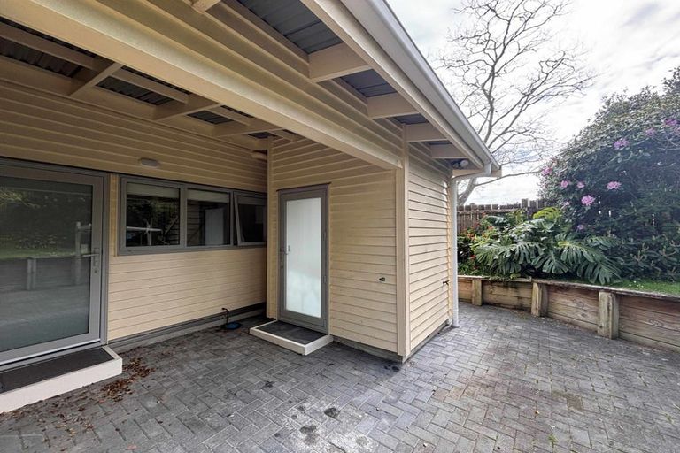 Photo of property in 4/41a Tramway Road, Beach Haven, Auckland, 0626
