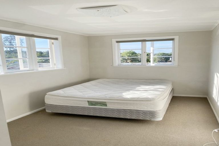 Photo of property in 80 Kaurilands Road, Titirangi, Auckland, 0604