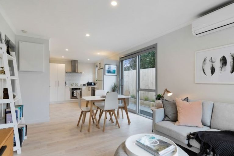 Photo of property in 2/2 Mahana Place, Raglan, 3225