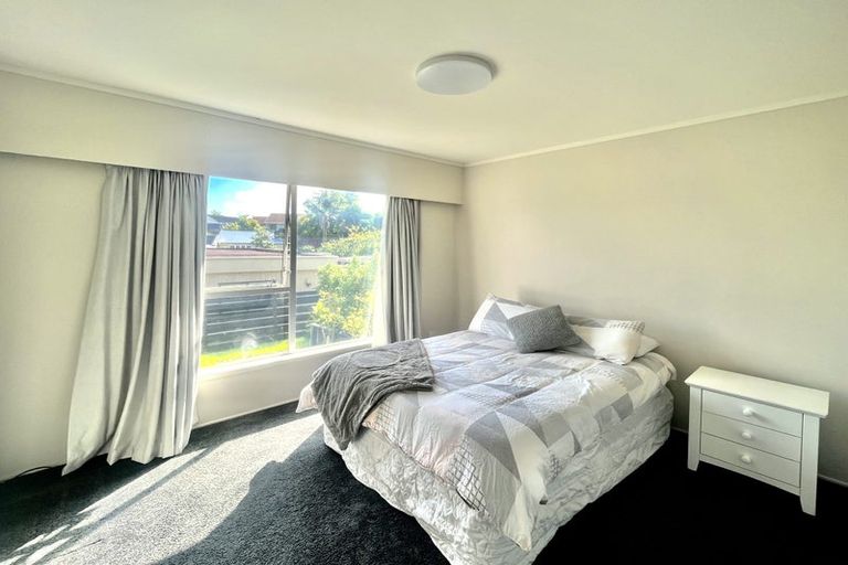 Photo of property in 1/5 Himalaya Drive, Half Moon Bay, Auckland, 2012