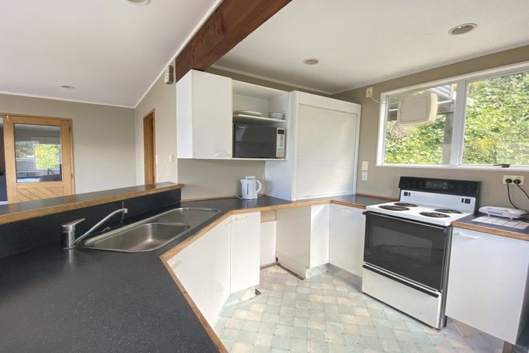 Photo of property in 32 Avalon Crescent, Fernhill, Queenstown, 9300