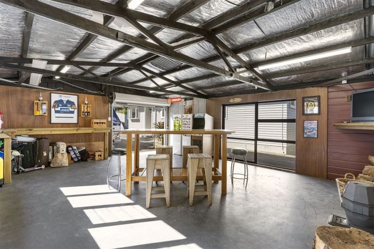 Photo of property in 61 Patons Road, Howick, Auckland, 2014