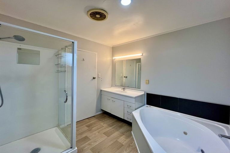 Photo of property in 32 Hythe Terrace, Mairangi Bay, Auckland, 0630