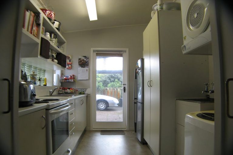 Photo of property in 1/135 Glenfield Road, Hillcrest, Auckland, 0626