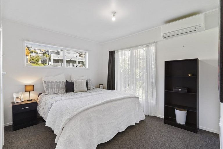 Photo of property in 43 Agincourt Street, Glenfield, Auckland, 0629