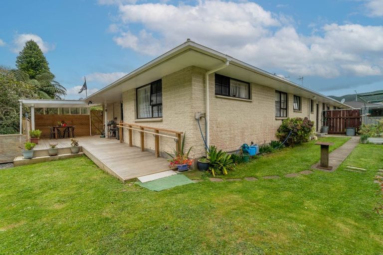 Photo of property in 15c Nathan Street, Tawa, Wellington, 5028