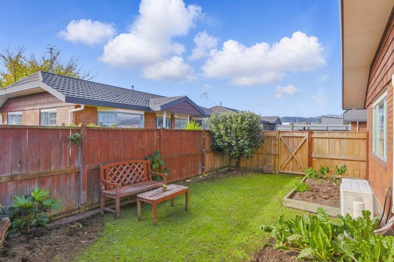 Photo of property in 3 Surrey Lane, Levin, 5510