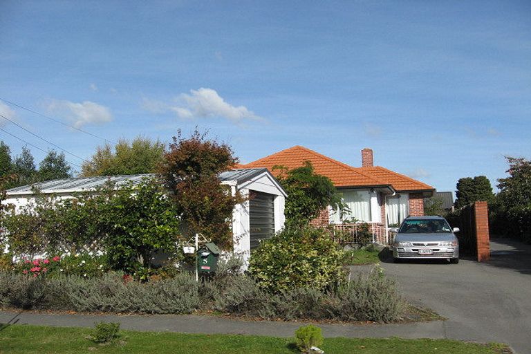 Photo of property in 5a Mclellan Place, Ilam, Christchurch, 8041