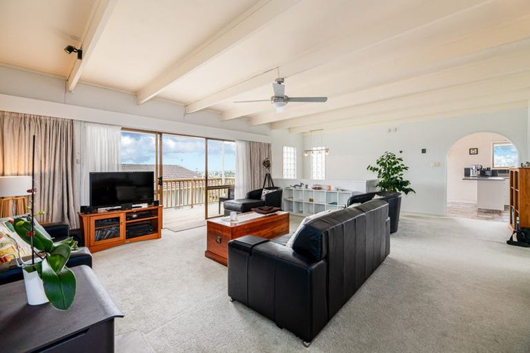 Photo of property in 46 Spence Road, Henderson, Auckland, 0612