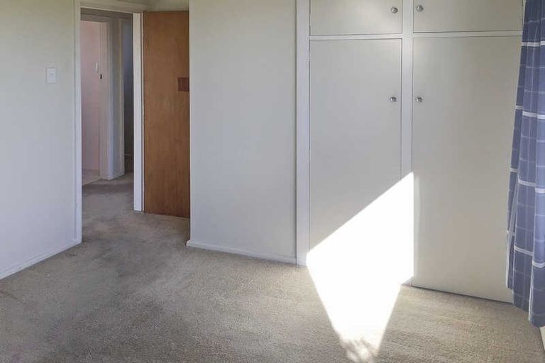 Photo of property in 6 Craig Place, Redwood, Christchurch, 8051