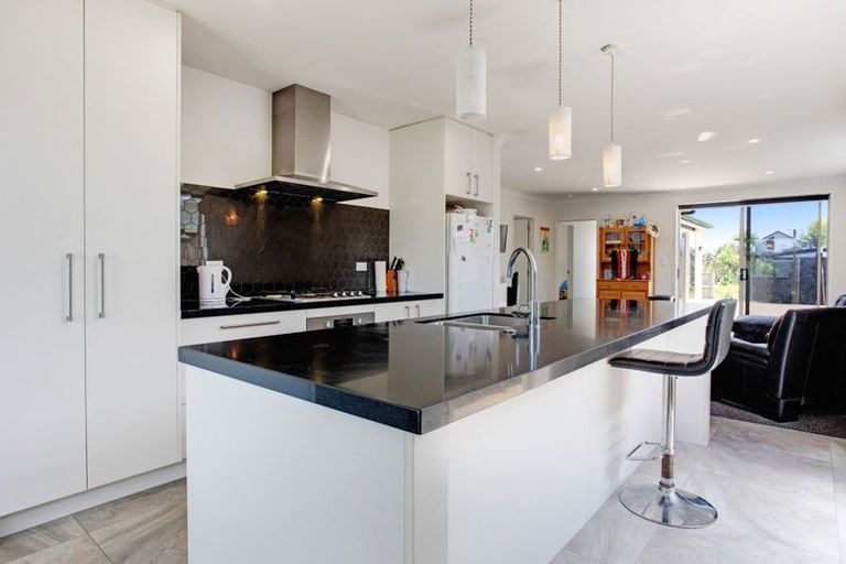 Photo of property in 32 Tawhiti Road, Pukekohe, 2120