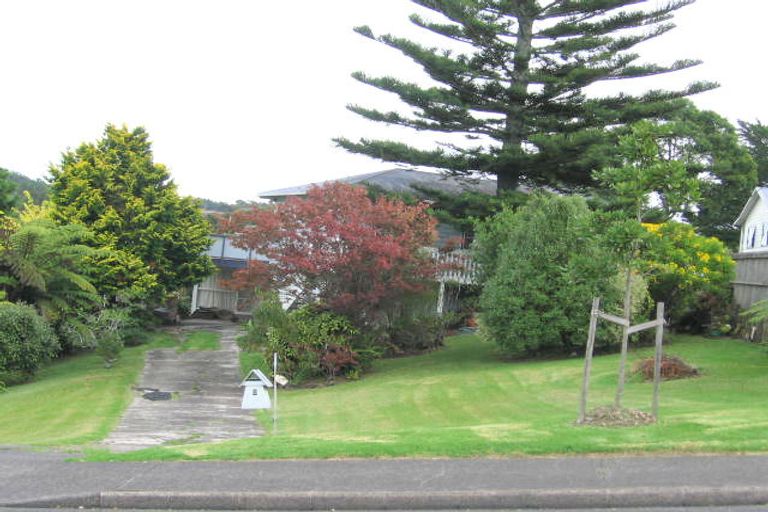 Photo of property in 5 Matama Road, Glen Eden, Auckland, 0602