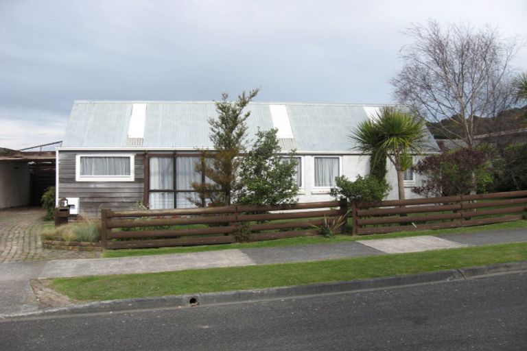 Photo of property in 3 Enfield Street, Wainuiomata, Lower Hutt, 5014