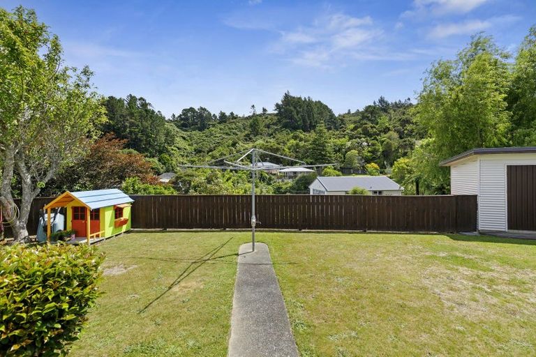 Photo of property in 60 Bird Grove, Stokes Valley, Lower Hutt, 5019