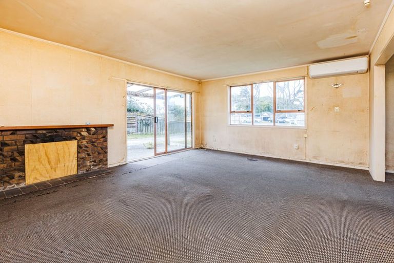 Photo of property in 17 Gloaming Place, Conifer Grove, Takanini, 2112