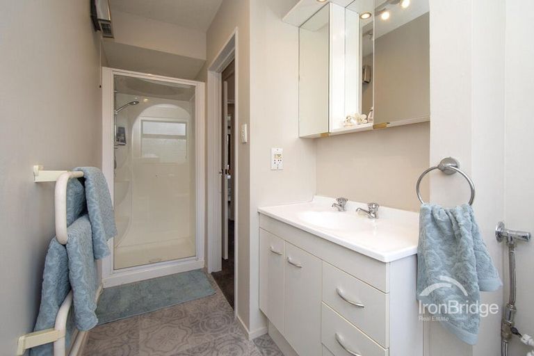 Photo of property in 6 Grove Place, Rangiora, 7400