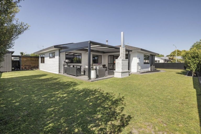 Photo of property in 61 Kane Road, Papamoa Beach, Papamoa, 3118