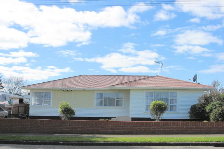 Photo of property in 17 Meadowvale Drive, Levin, 5510