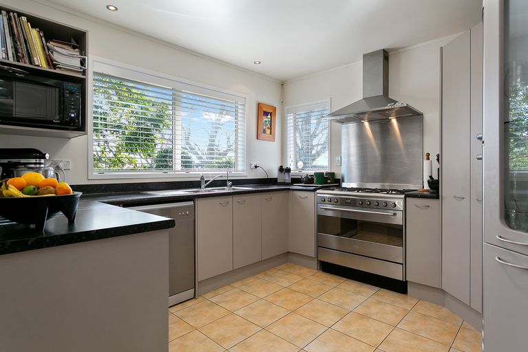 Photo of property in 82 Moore Street, Leamington, Cambridge, 3432