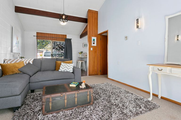 Photo of property in 80 Princes Street, Cambridge, 3434