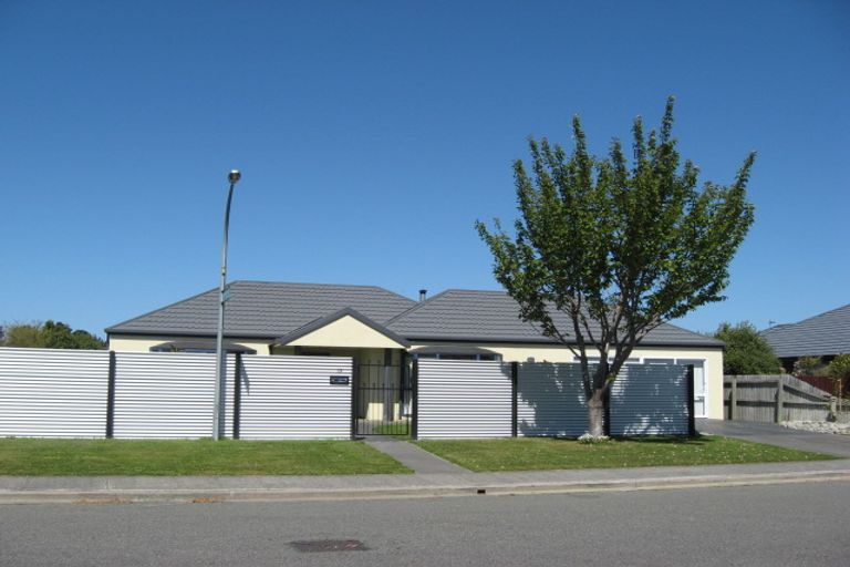 Photo of property in 17 Fairweather Crescent, Kaiapoi, 7630