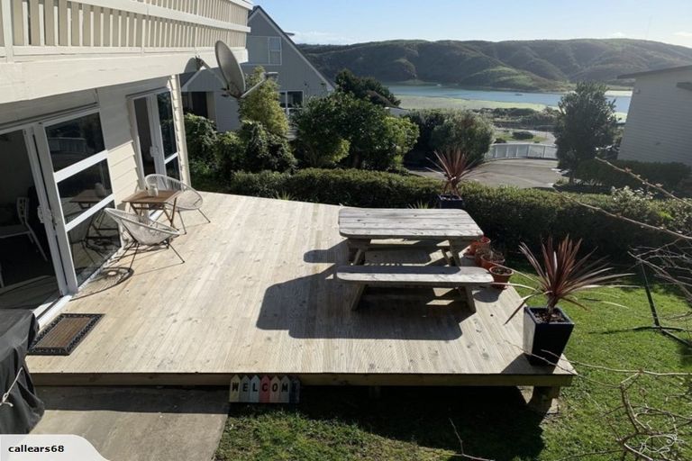 Photo of property in 14b Kahu Road, Paremata, Porirua, 5024