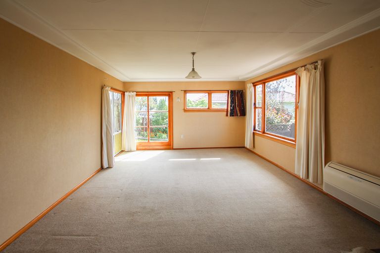 Photo of property in 25 Perth Street, South Hill, Oamaru, 9400
