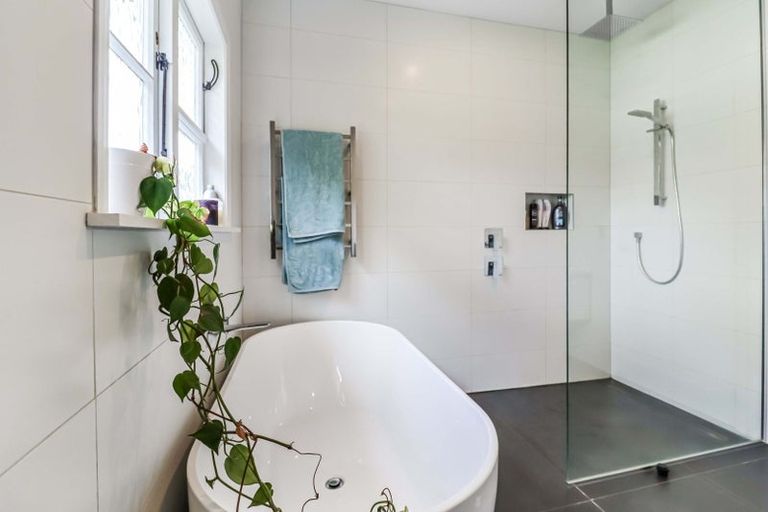 Photo of property in 260 Waterloo Road, Waterloo, Lower Hutt, 5011