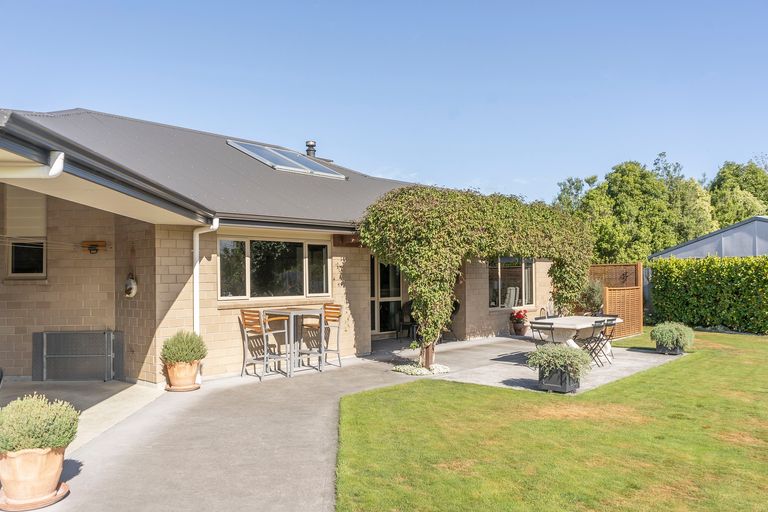 Photo of property in 49 Armstrong Avenue, Carterton, 5713