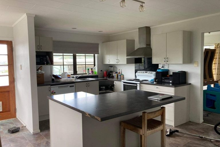 Photo of property in 15 Larchmont Grove, Totara Park, Upper Hutt, 5018