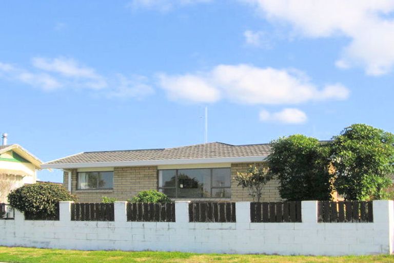 Photo of property in 1212a Papamoa Beach Road, Papamoa Beach, Papamoa, 3118