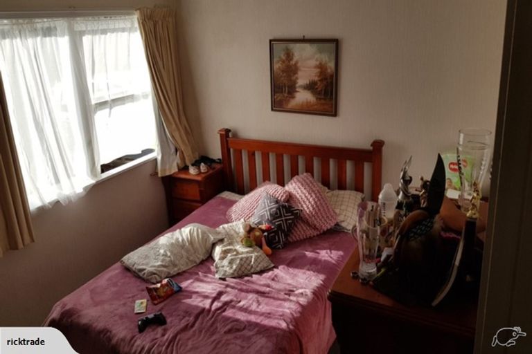 Photo of property in 1/5 Grove Road, Papakura, 2110