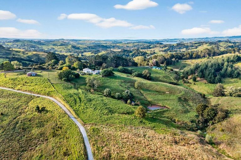 Photo of property in 311 Franklin Road, Paparoa, 0571